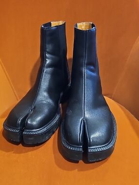 Attere Tabi Boots